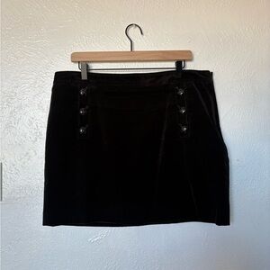 Banana Republic Vintage velvet Black Mini Skirt with button details size 16